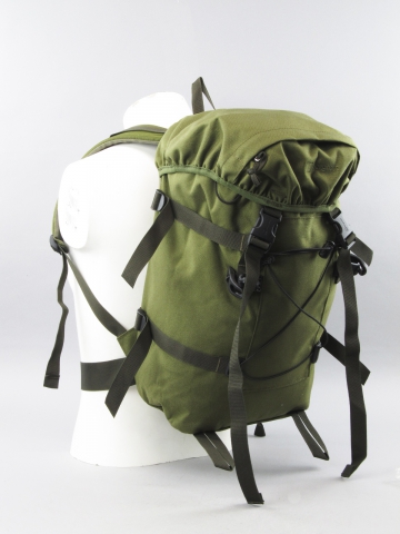 Бундесвер рюкзак Berghaus Munro олива Б/У (на манекене 1) - интернет-магазин Викинг