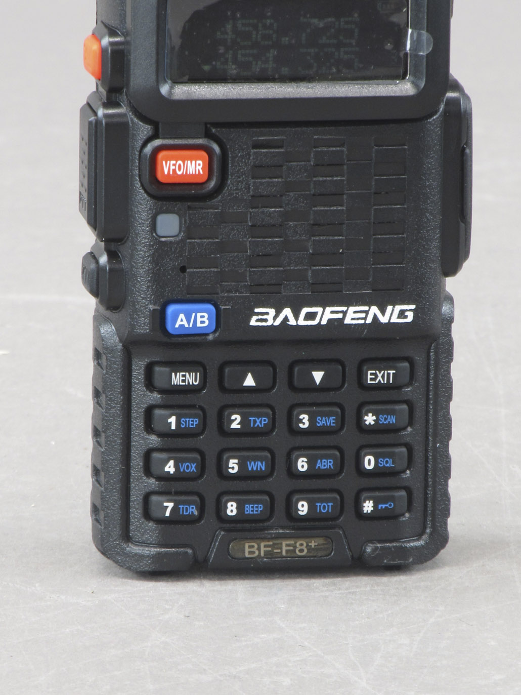Baofeng радиостанция BF-F8 Black (кнопки управления).jpg