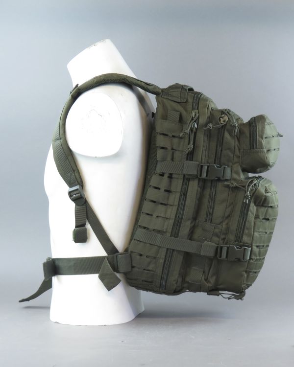 Милтек США рюкзак штурмовой малый Laser Cut (вид на манекене)