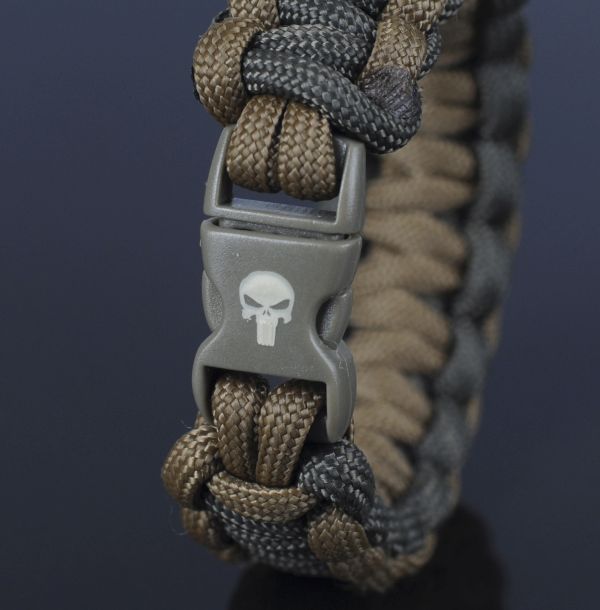 M-Tac браслет паракорд Каратель (на фастексе гравировка в виде черепа "каратель").jpg