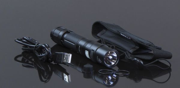Fenix фонарь UC35 (фото 1) - интернет-магазин Викинг