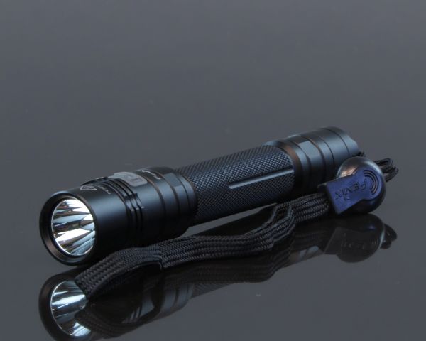 Fenix фонарь E25 (фото 17) - интернет-магазин Викинг