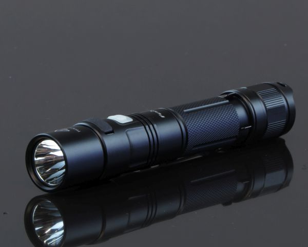Fenix фонарь UC35 (фото 8) - интернет-магазин Викинг