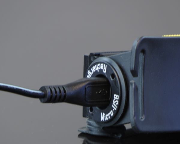 Nitecore фонарь налобный HC90 (micro USB порт фото 3) - интернет-магазин Викинг