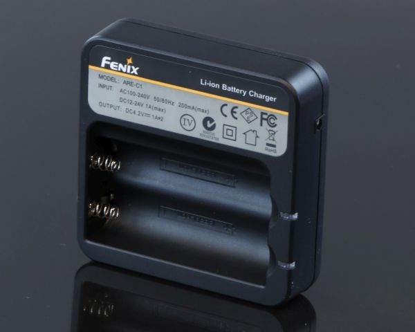 Fenix зарядное устройство ARE-C1 (2x18650) (общий вид) - интернет-магазин Викинг