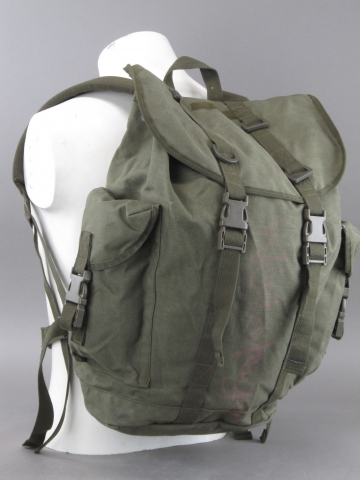 Бундесвер рюкзак горно-егерский олива Б/У (на манекене) - интернет-магазин Викинг