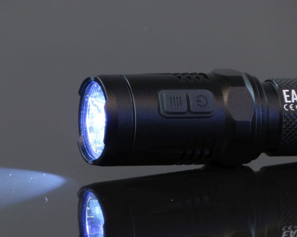 Nitecore фонарь EA11 (свет)
