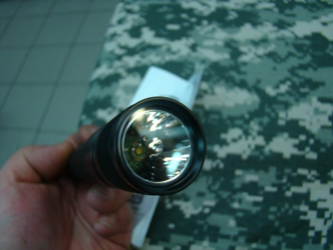 Fenix фонарь LD10 (фото 2) - интернет-магазин Викинг