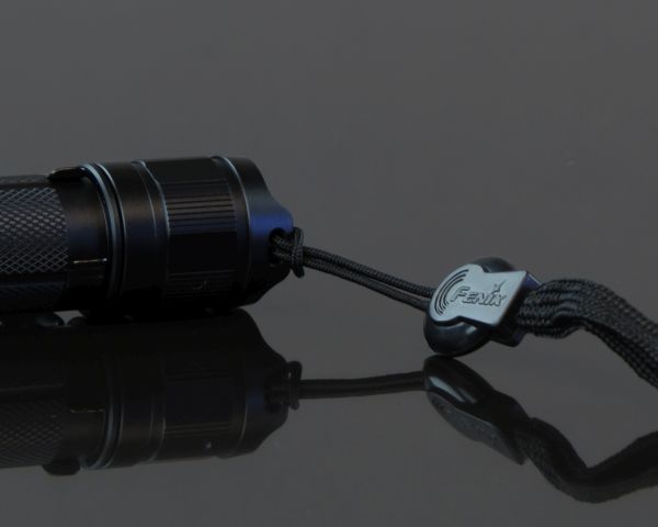 Fenix фонарь UC35 (фото 19) - интернет-магазин Викинг