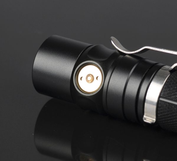 Fenix фонарь RC09 (зарядка фото 1) - интернет-магазин Викинг