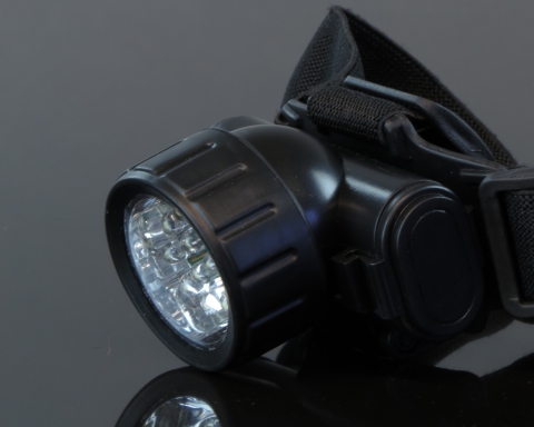 Милтек фонарь налобный 12 LED (общий вид фото 2) - интернет-магазин Викинг