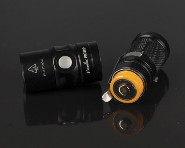 Fenix фонарь RC09 (батарея фото 1) - интернет-магазин Викинг