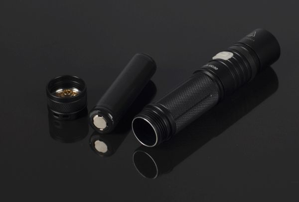 Fenix  UC30 ( 12) - - 